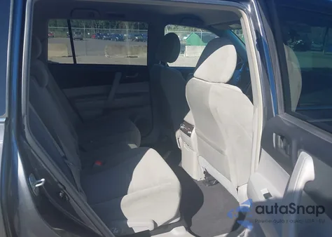 2011 Toyota Highlander Base V6 из США, поврежденный, VIN 5TDZK3EH1BS033994